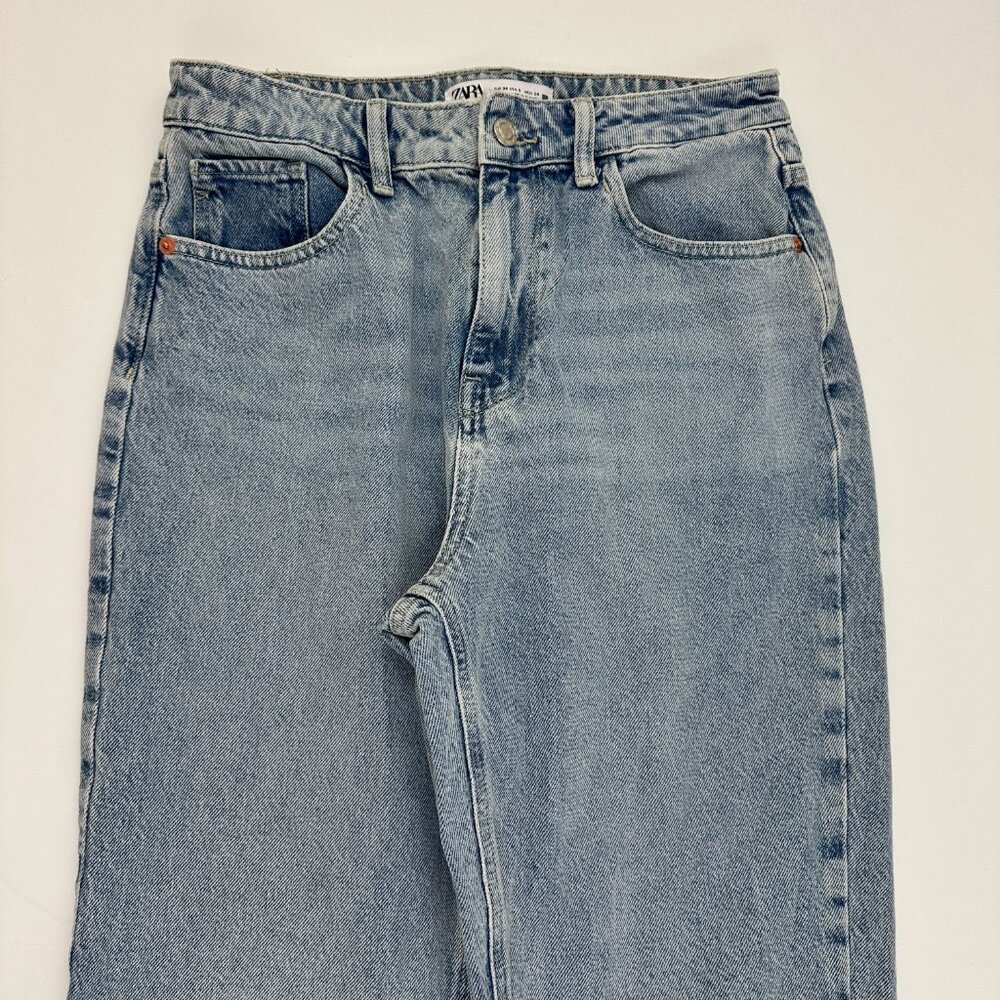 Zara Relaxed Straight Raw Hem Women's size 6 Medium Wash Blue Denim Jeans - Picture 2 of 5